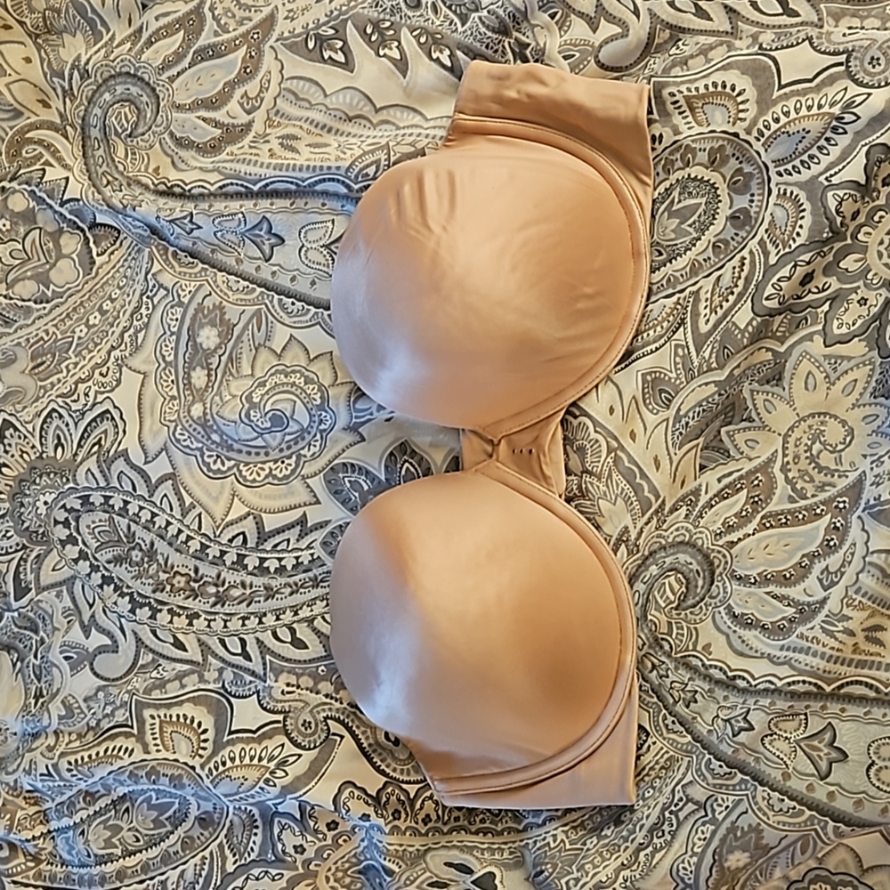 VS Nude Strapless Bra (straps can be attached but not included)